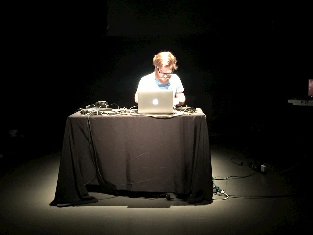 The Laptop as Dwelling (2016)